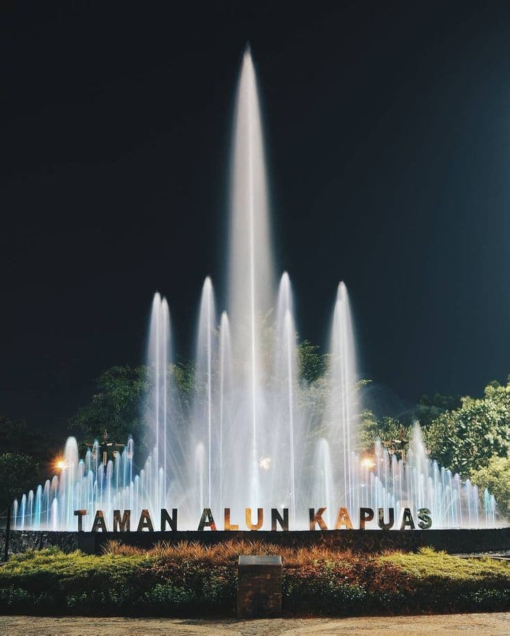 Taman Alun-Alun Kapuas